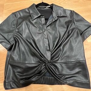 ALICE AND OLIVIA vegan leather cropped shirt